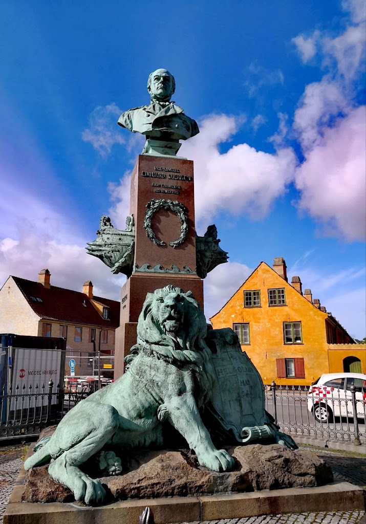 edouard-suenson-memorial-by-theobald-stein-17.jpeg