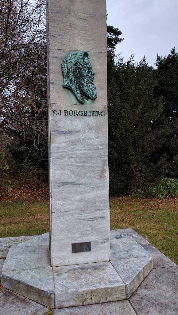 memorial-to-f-j-borgbjerg-12.jpeg