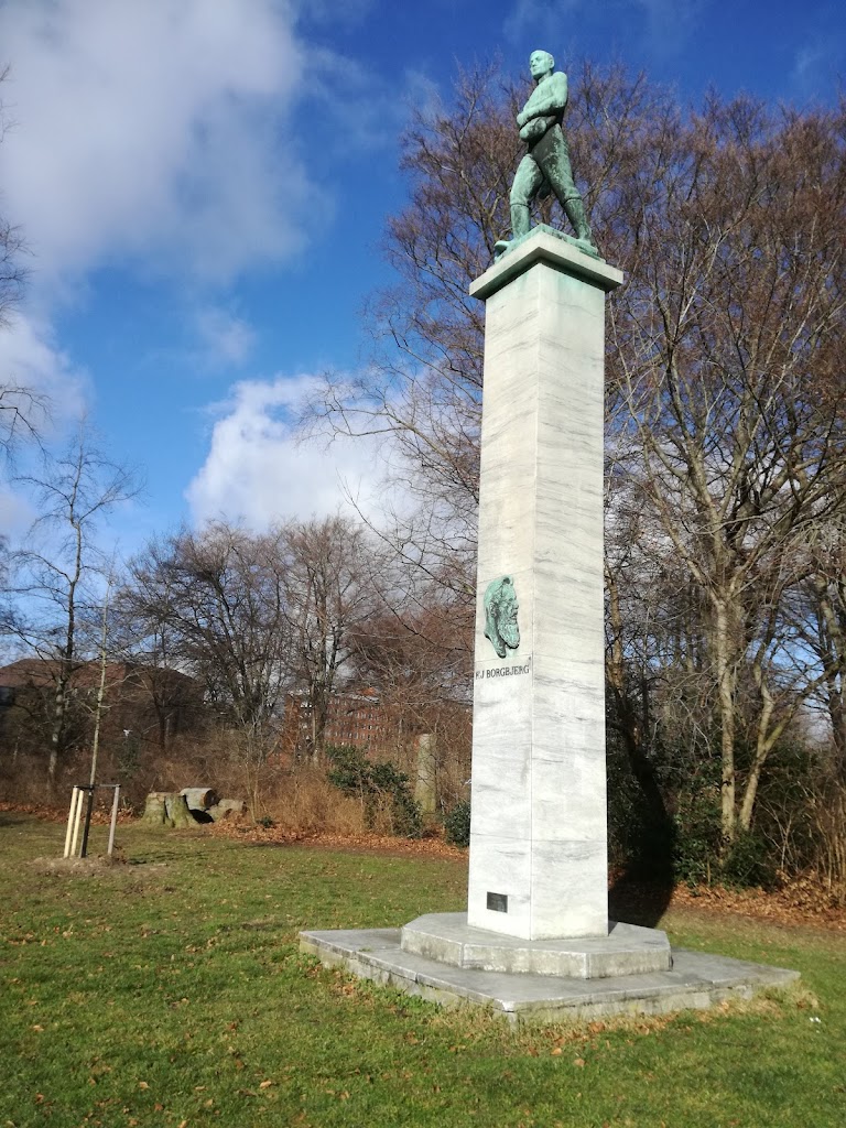 memorial-to-f-j-borgbjerg-16.jpeg