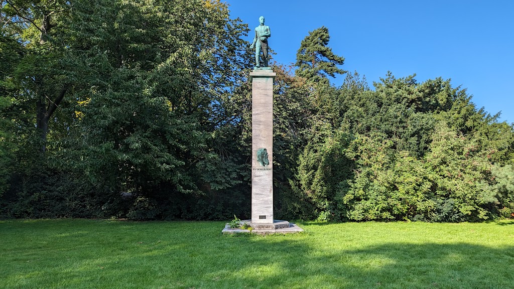 memorial-to-f-j-borgbjerg-18.jpeg