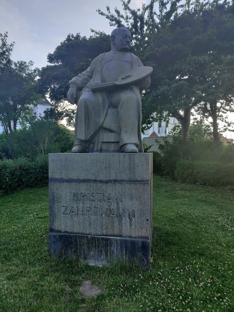 kristian-zahrtmann-statue-4.jpeg