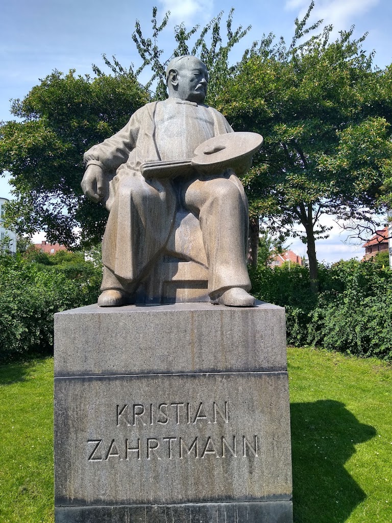 kristian-zahrtmann-statue-5.jpeg