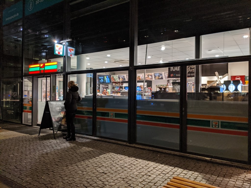 dsb-7-eleven-flintholm-station-13.jpeg