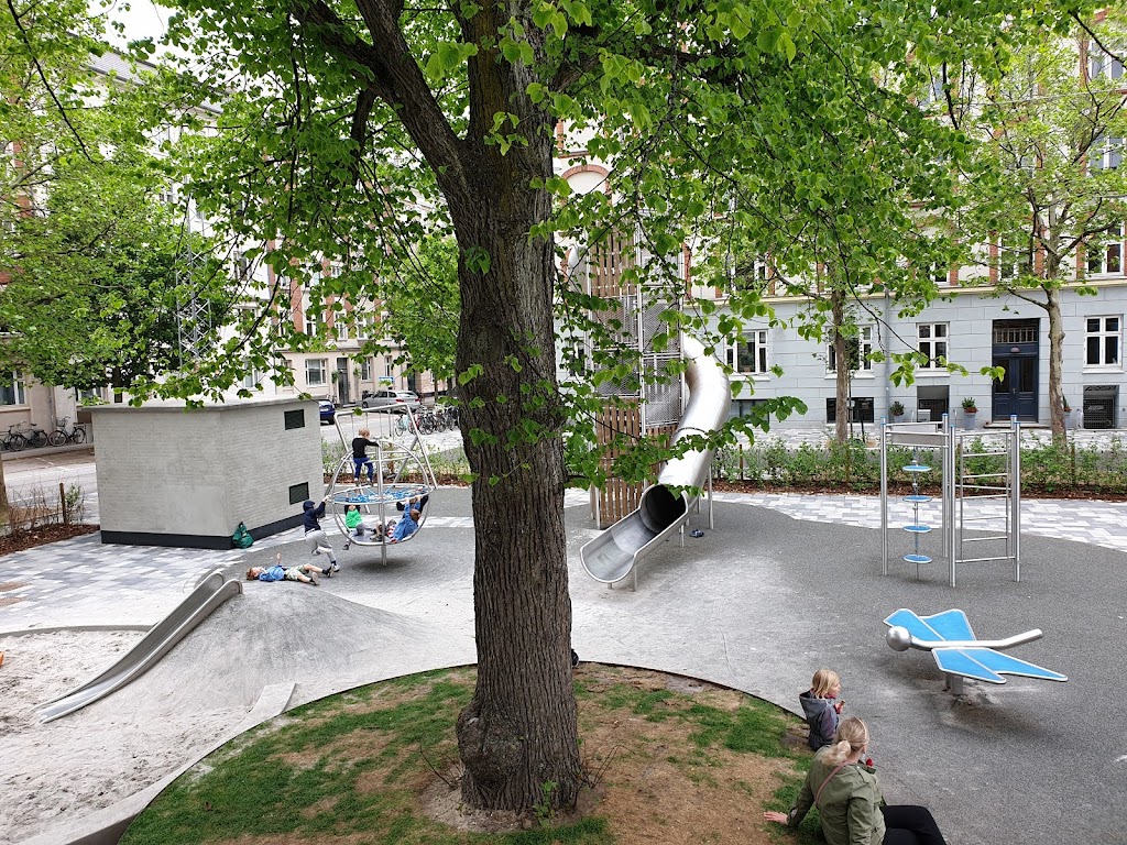 langelands-plads-playground-1.jpeg