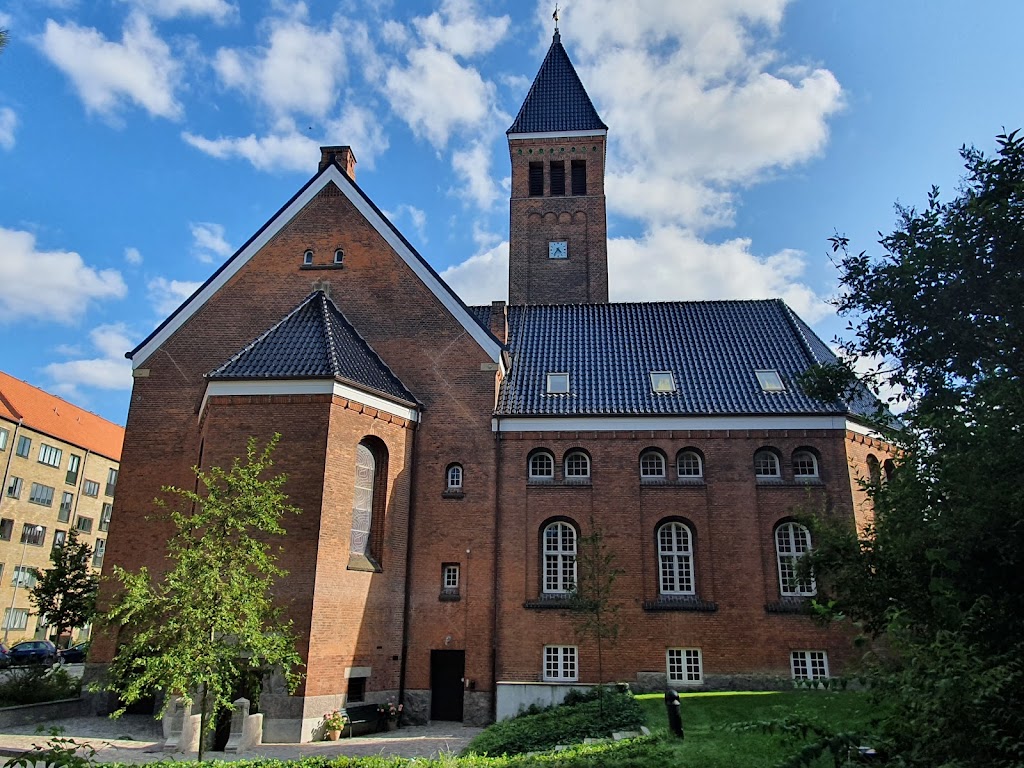 mariendals-kirke-1.jpeg