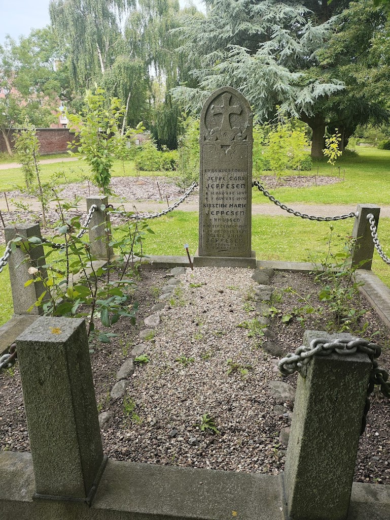 solbjerg-park-cemetery-3.jpeg