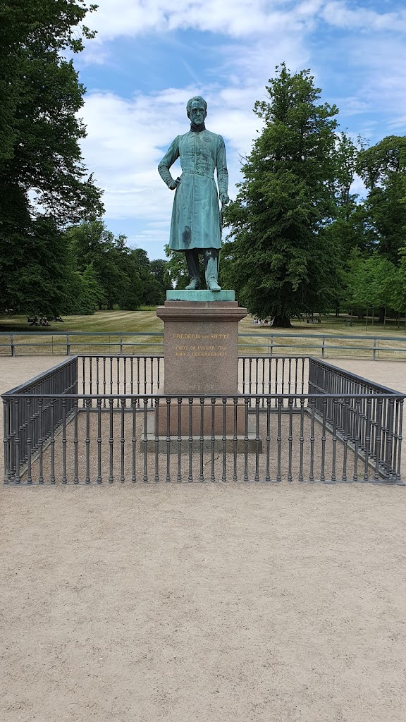 statue-af-frederik-vi-17.jpeg