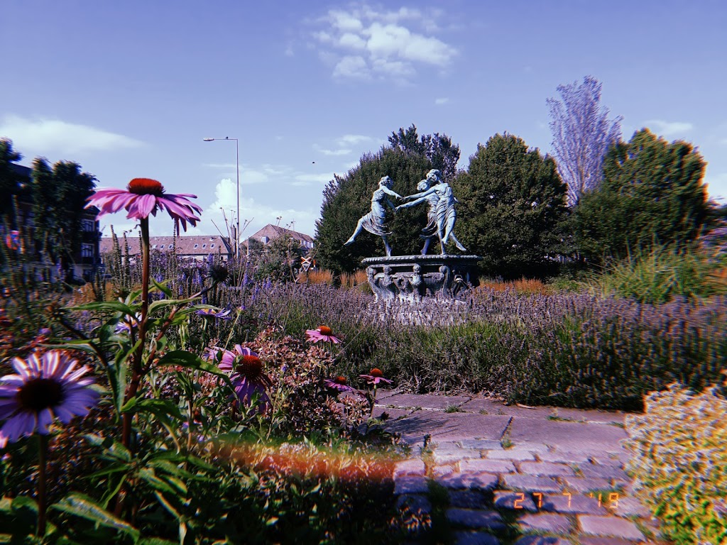 dancers-fountain-11.jpeg