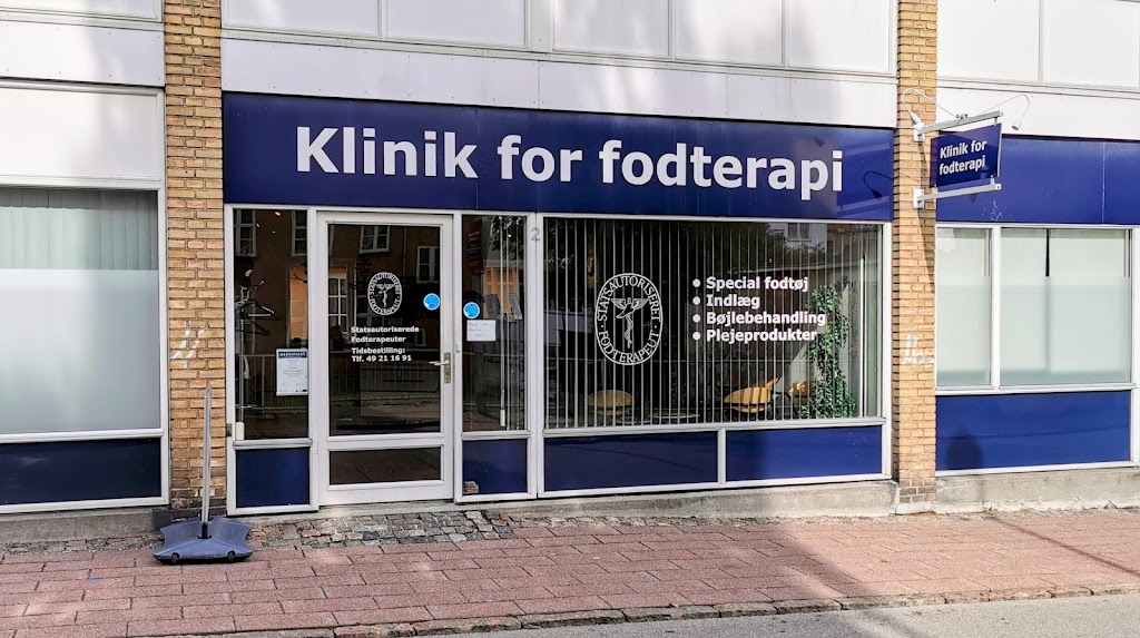 klinik-for-fodterapi-v-viola-andersen-shellac-negle-1.jpeg