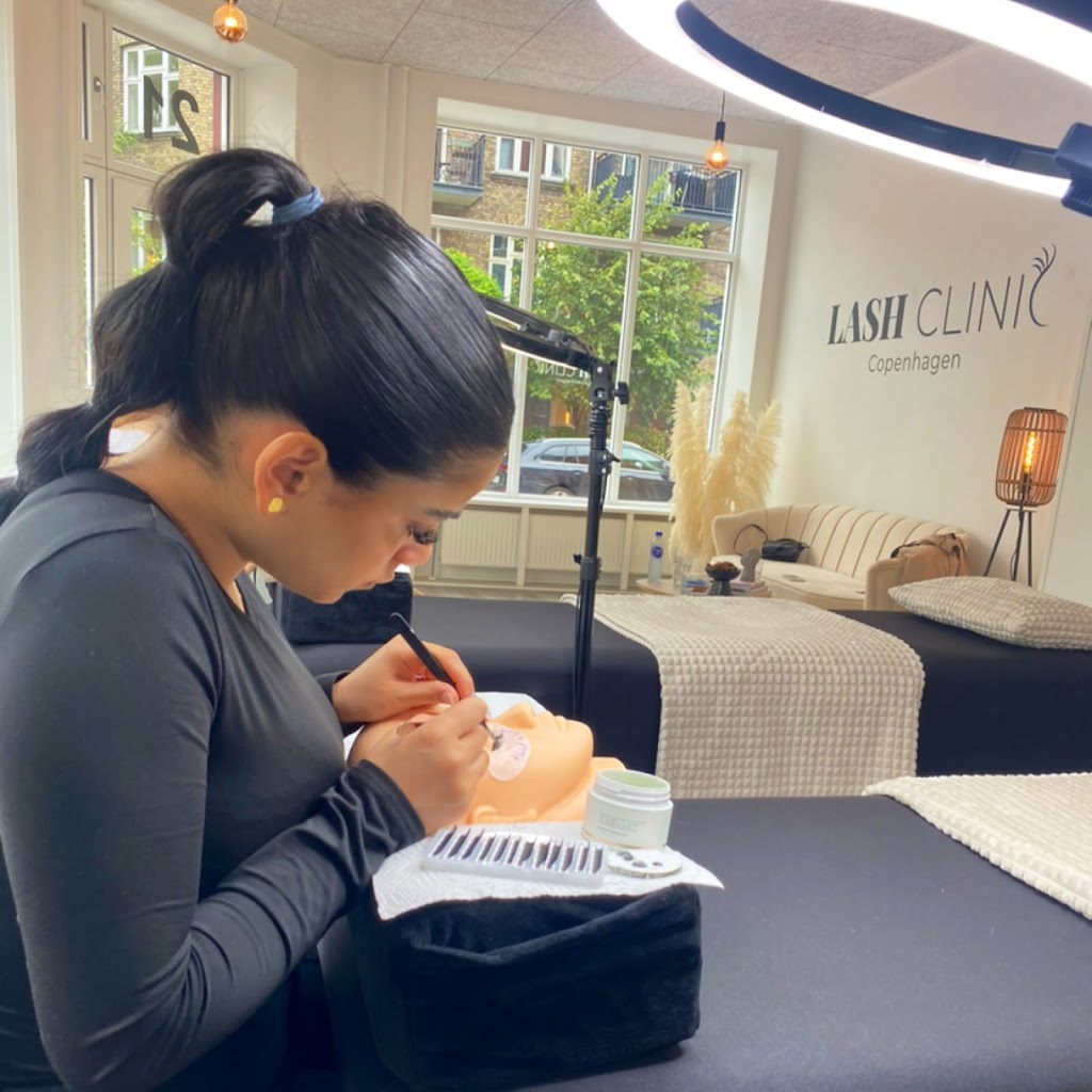 lash-clinic-copenhagen-eyelash-extensions-vippeprodukter-vippeuddannelse-15.jpeg