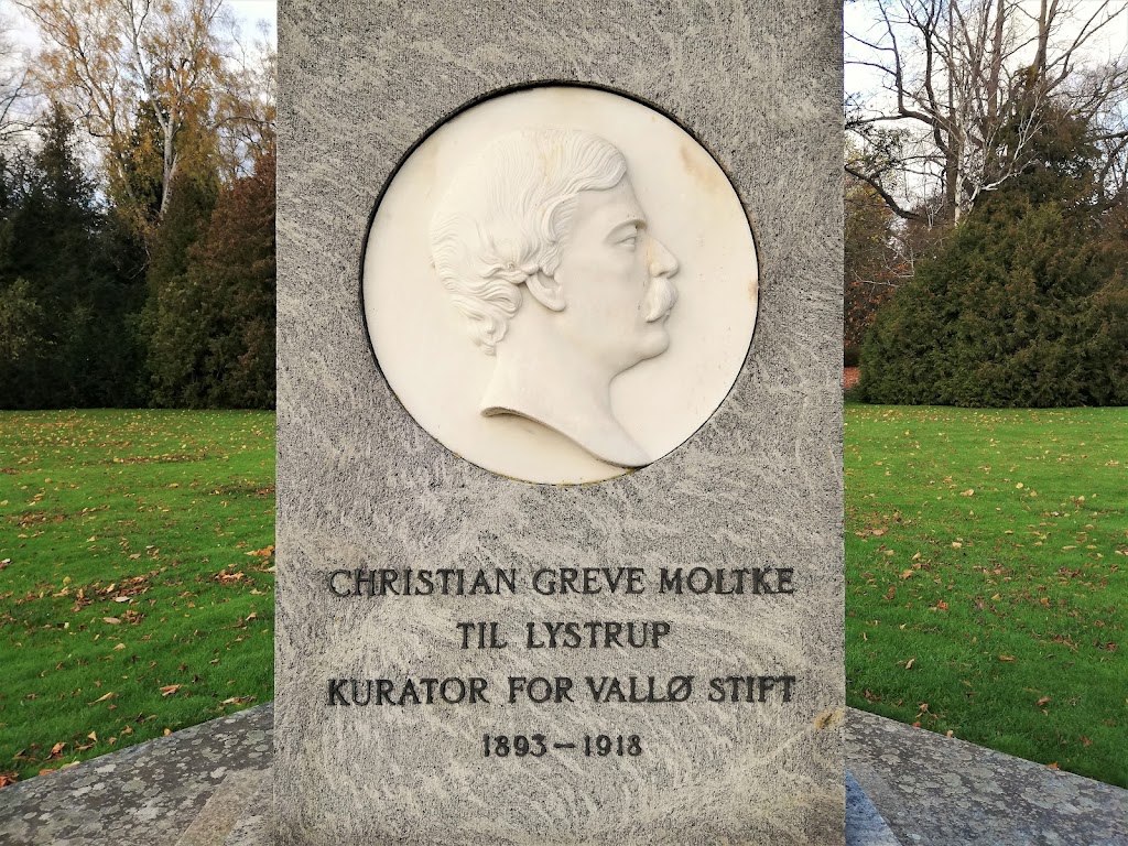 mindesten-for-greve-christian-moltke-3.jpeg