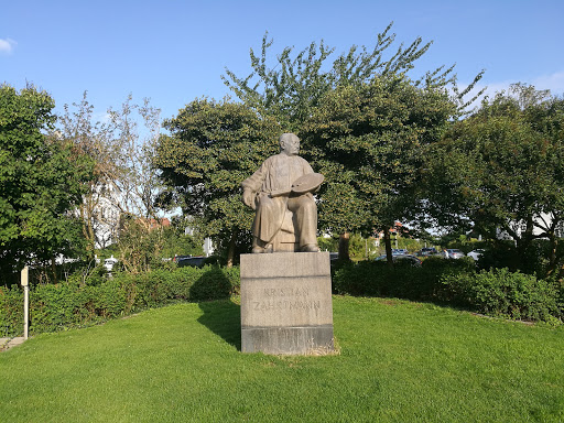 Kristian Zahrtmann Statue